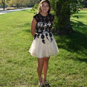 Meet your Posher, Alexis